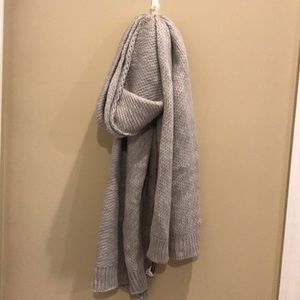 Winter knit scarf